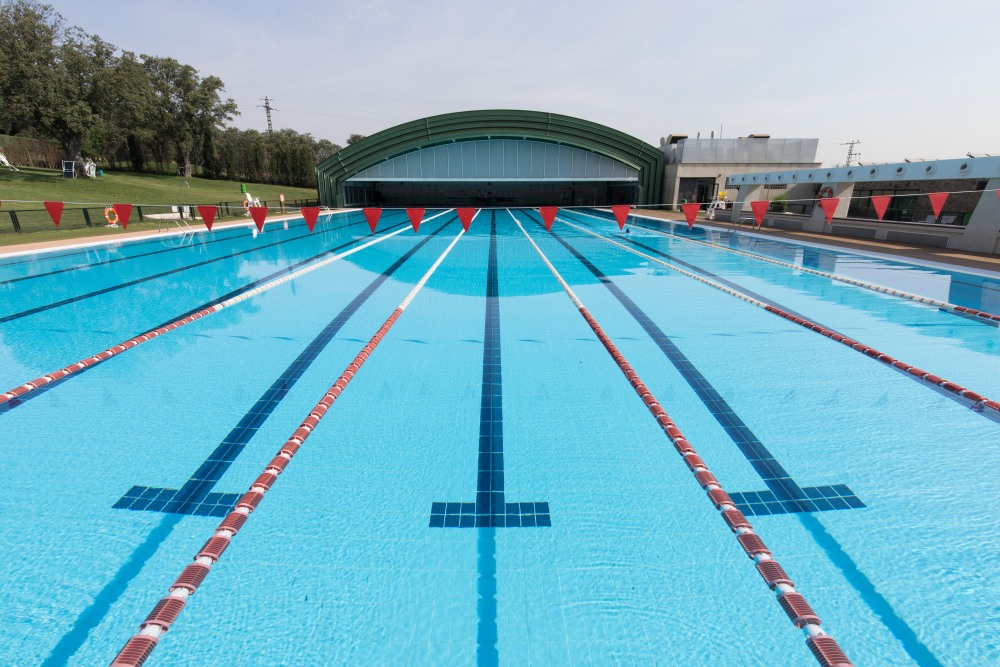 Piscina de 50 metros del Real Club de Campo Villa de Madrid. Foto: Miguel Ángel Ros / RCCVM