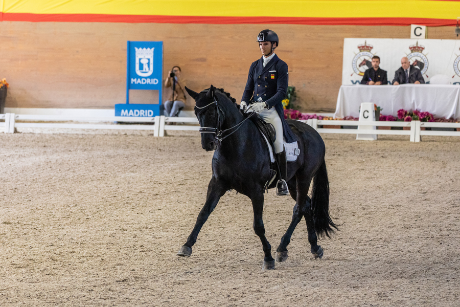 Juan Matute Guimón, con Don Diego, caballo que se retiraba tras este concurso. Foto: Miguel Ros / CCVM