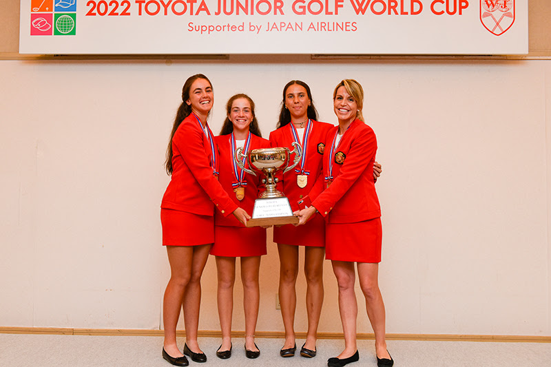 Cayetana Fernández García-Poggio y el equipo español, campeones del mundo junior de golf. Foto: Rfegolf