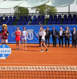 Saque de honor para inaugurar el III Open Villa de Madrid de tenis. Foto: Miguel Ángel Ros / CCVM