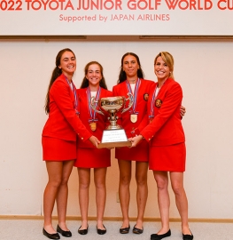 Cayetana Fernández García-Poggio y el equipo español campeones del mundo junior de golf. Foto: Rfegolf