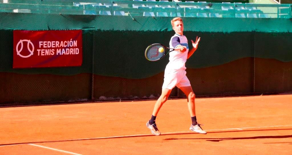 Martín Landaluce, del CT Chamartín, campeón infantil de tenis de Madrid 2020. Foto: FTM