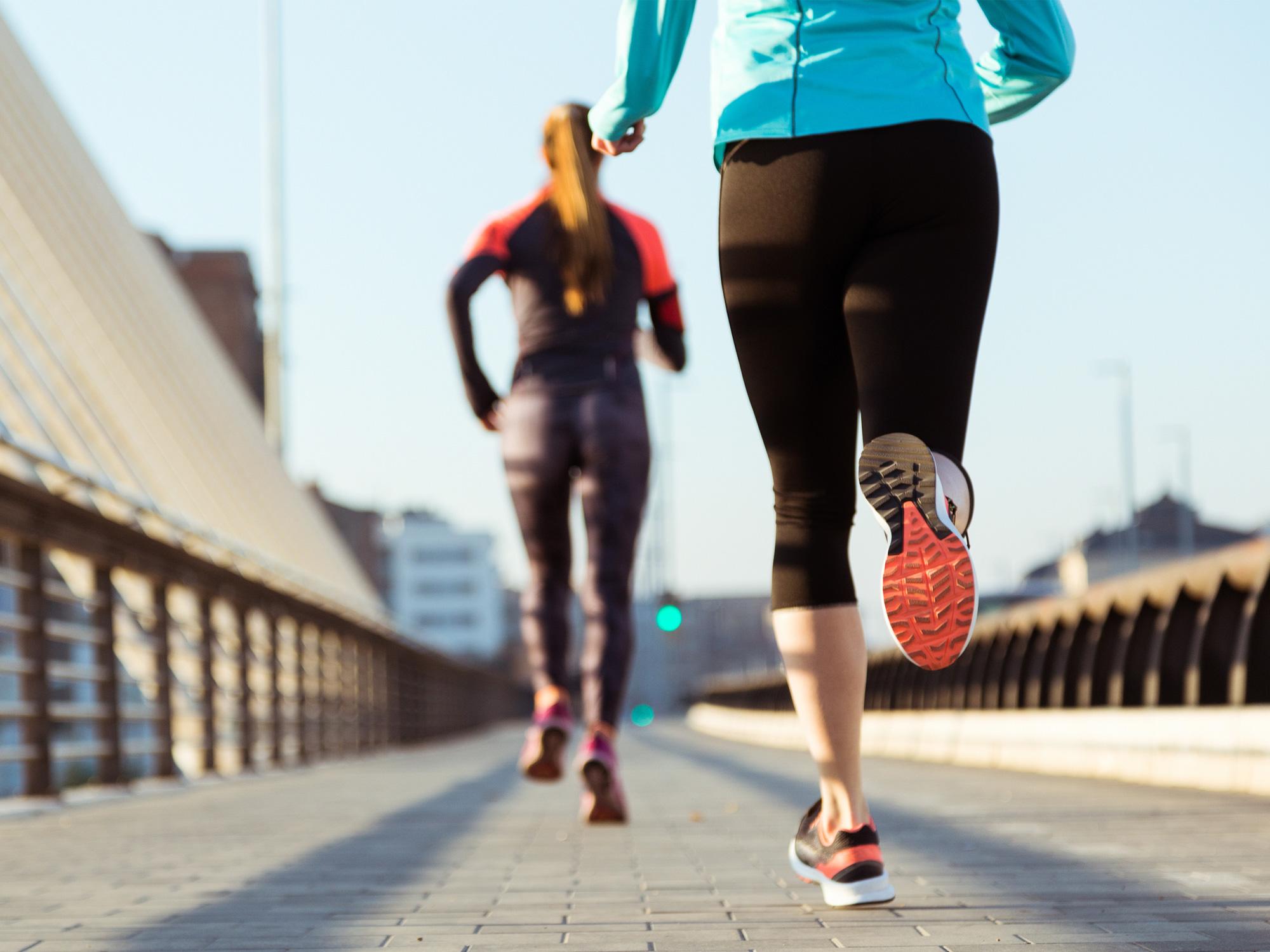 Personas corriendo. Foto: www.freepik.es