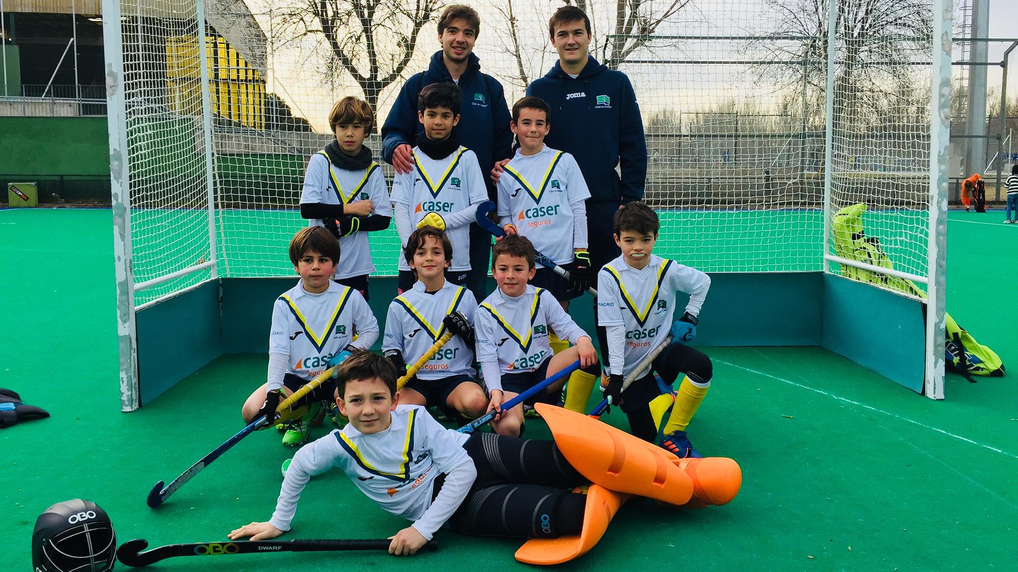 Los campeones posan al terminar la final