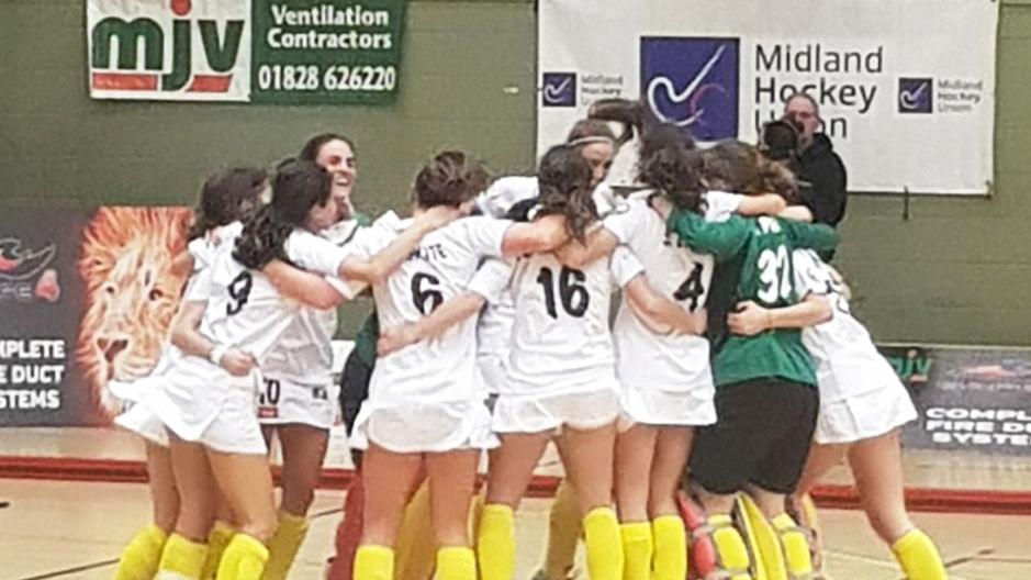 Las jugadoras del Club de Campo celebran el pase a la final de la Copa de Europa. Foto: Ignacio Monsalve