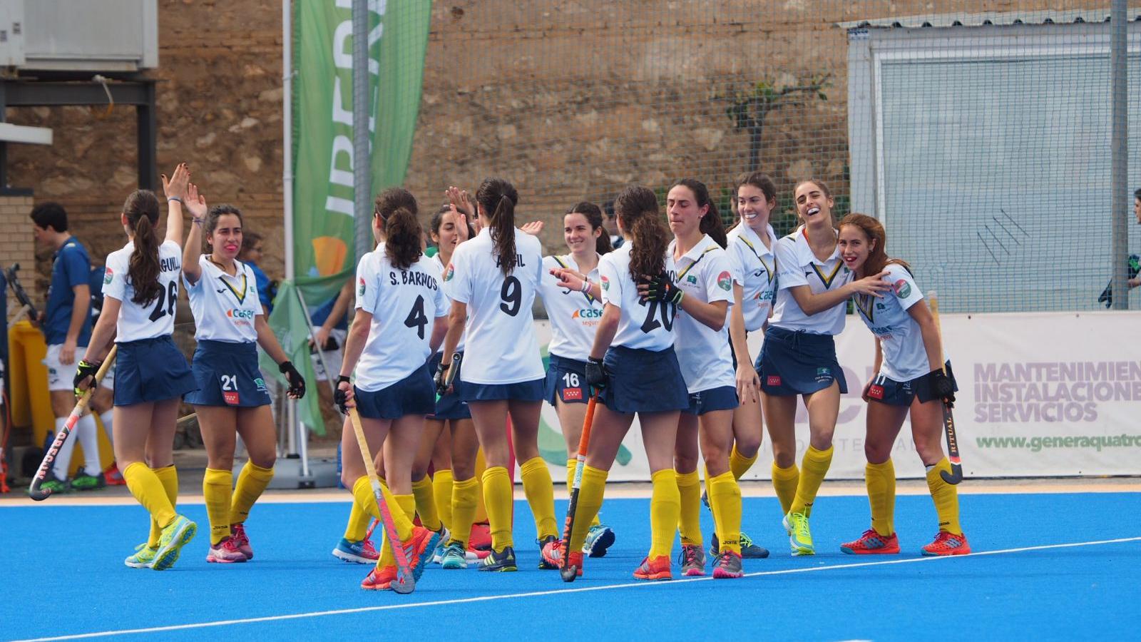 Las jugadoras del Club de Campo celebran la victoria. Foto: Ignacio Monsalve