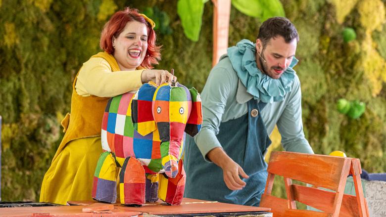Las mejores imágenes del teatro familiar Elmer. Fotos: Miguel Ángel Ros / CCVM