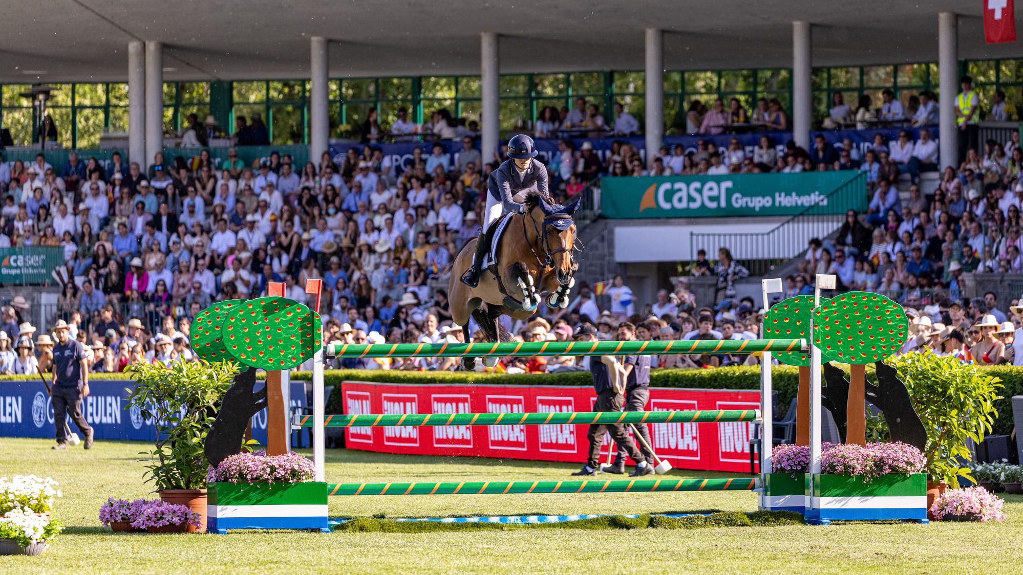 Un binomio supera un obstáculo durante el 114º CSI5* Madrid. Foto: Miguel Ángel Ros / CCVM