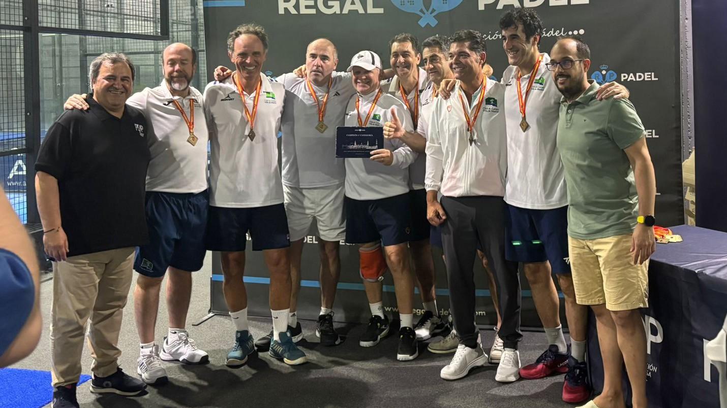Equipo CCVM campeón de España +50 de 1ª Categoría de pádel.