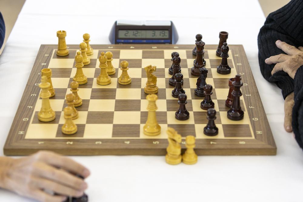 Partida de ajedrez en el Real Club de Campo Villa de Madrid.