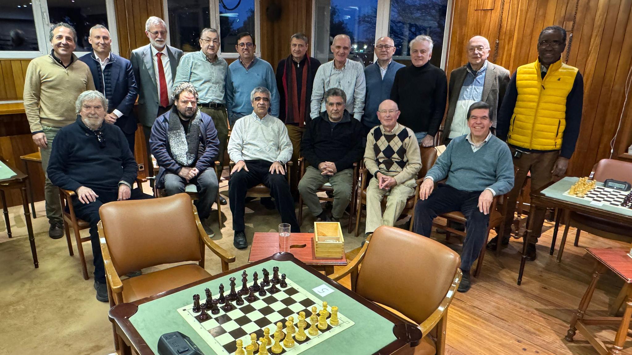 Participantes en el primer encuentro de ajedrez del año 2026.