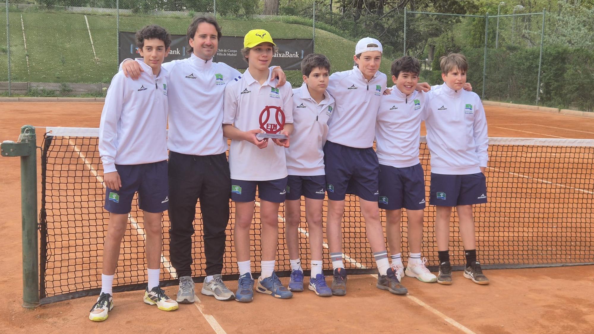 De izda. a dcha: Carlos Carrera, Alejandro Álvarez de Mon (capitán), Jaime Pérez Maura,  Javier Sanz Bover, Nicolás González Valcárcel, Luis Torres e Iván García Prieto.