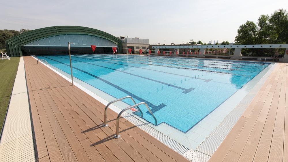 Piscina de 50 metros del Real Club de Campo Villa de Madrid. Foto: Miguel Ángel Ros / RCCVM