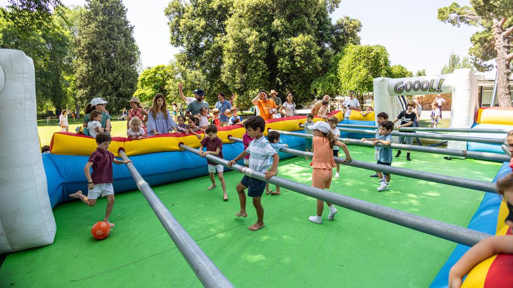 Partido de Futbolín Humano durante la Fiesta Familiar de Verano 2025. Foto: Miguel Ángel Ros / RCCVM