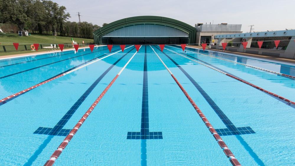 Piscina de 50 metros del Real Club de Campo Villa de Madrid. Foto: Miguel Ángel Ros / RCCVM