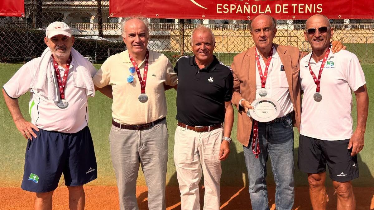 De izda a dcha: Carlos Villaverde, Jesús Zapatero, Antoni Ferragut (presidente Comité Veteranos RFET), Antonio Zapatero y Javier Molina.aña +65 de 2026.