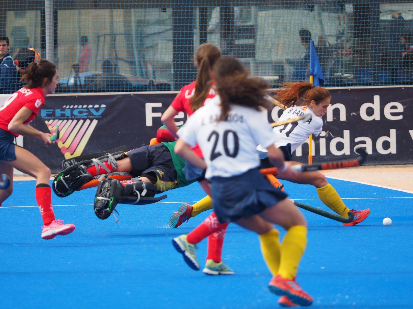 Begoña García se dispone a marcar el tercer gol. Foto: Ignacio Monsalve