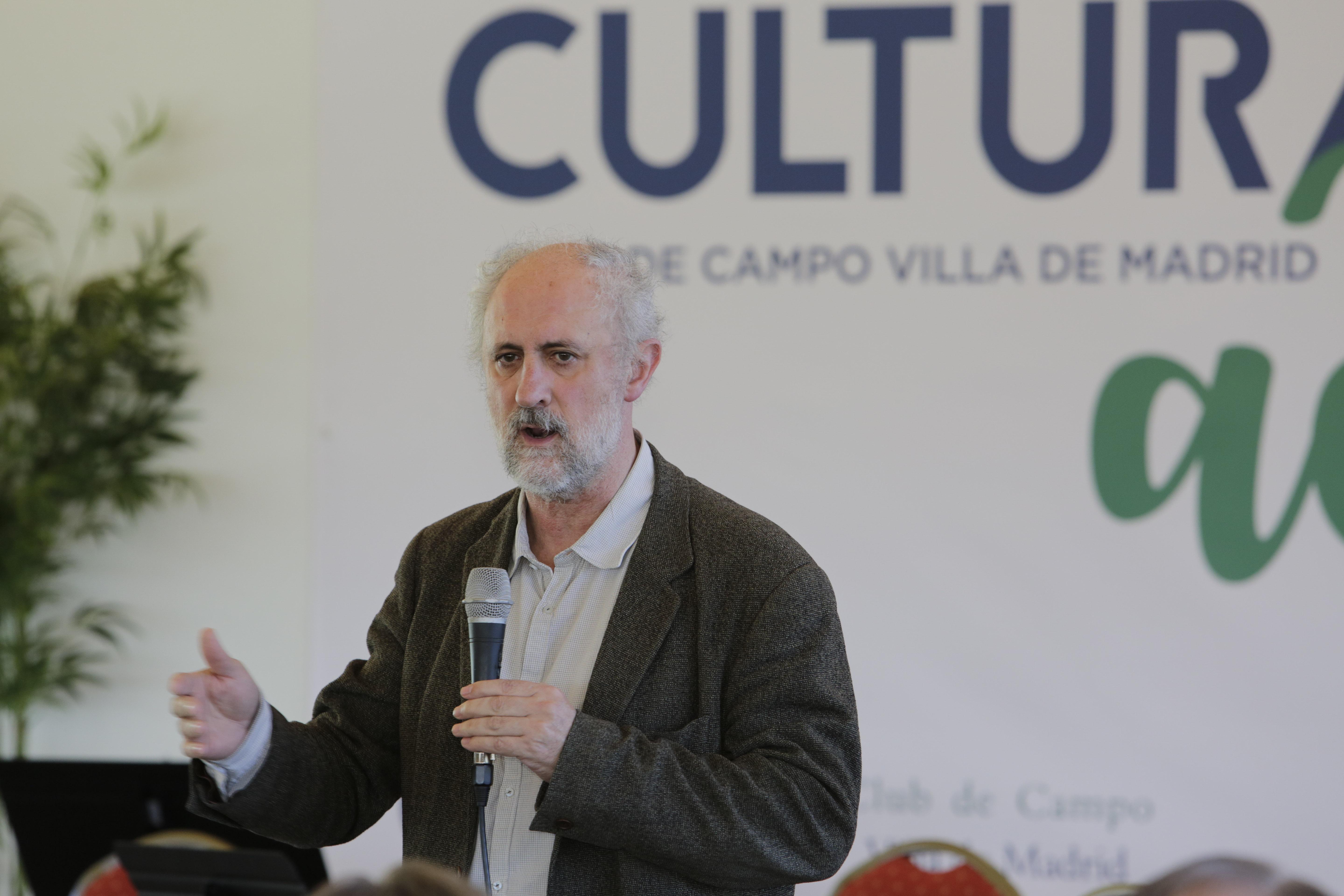 Bienvenida de Luis Cueto. Foto: Ángel Yuste
