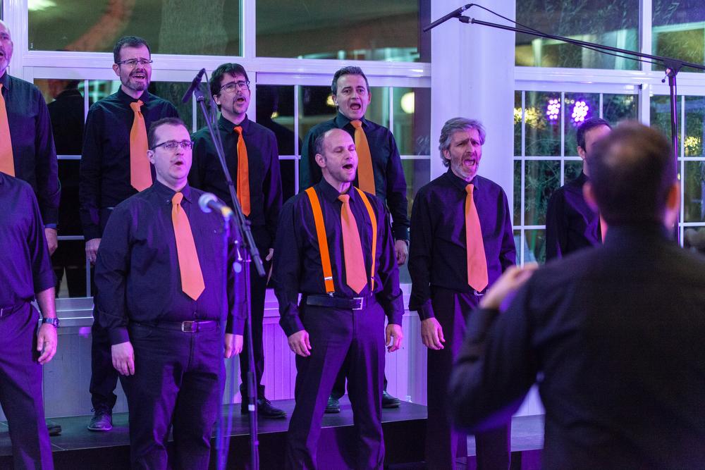 Cena-espectáculo con Gospel