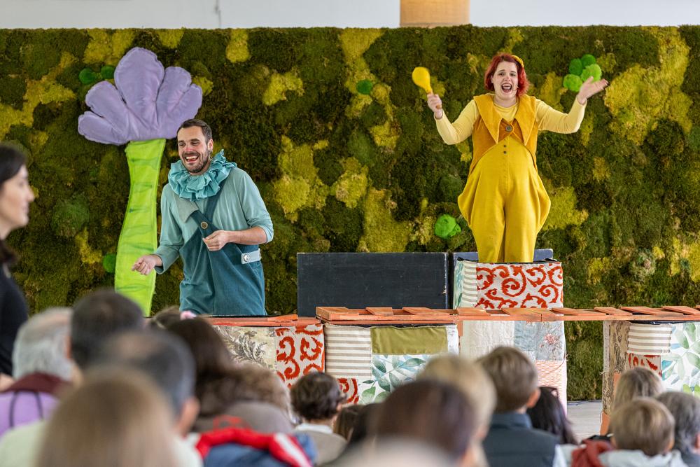 Las mejores imágenes del teatro familiar Elmer.