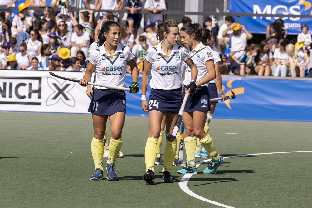 Las jugadores de hockey del Club, preparadas para un partido.