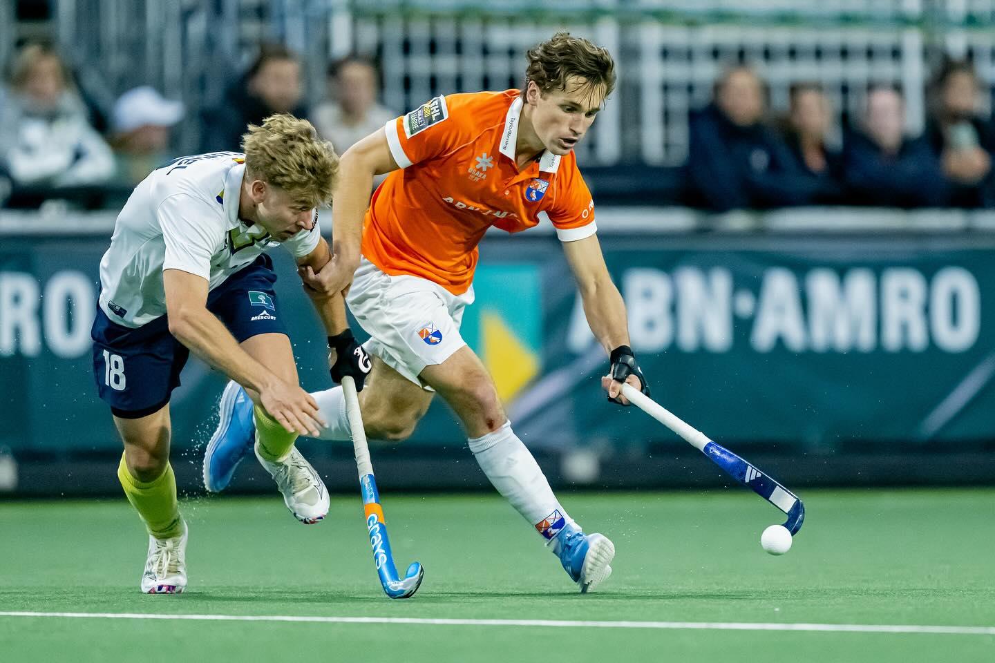 Lance de juego de los cuartos de final entre el Bloemendaal y el Club. Foto: EHL