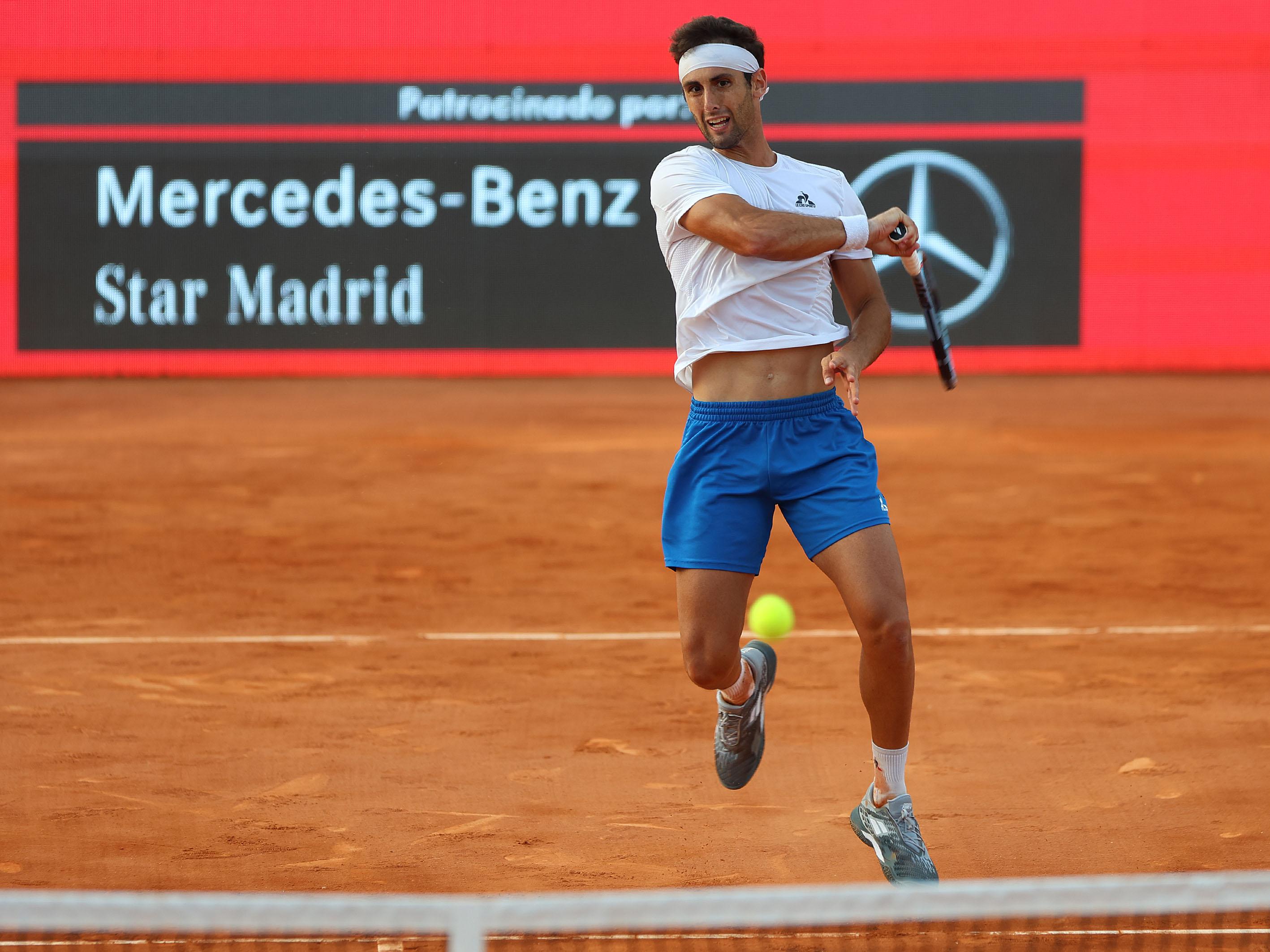 Carlos Taberner, al ataque.
