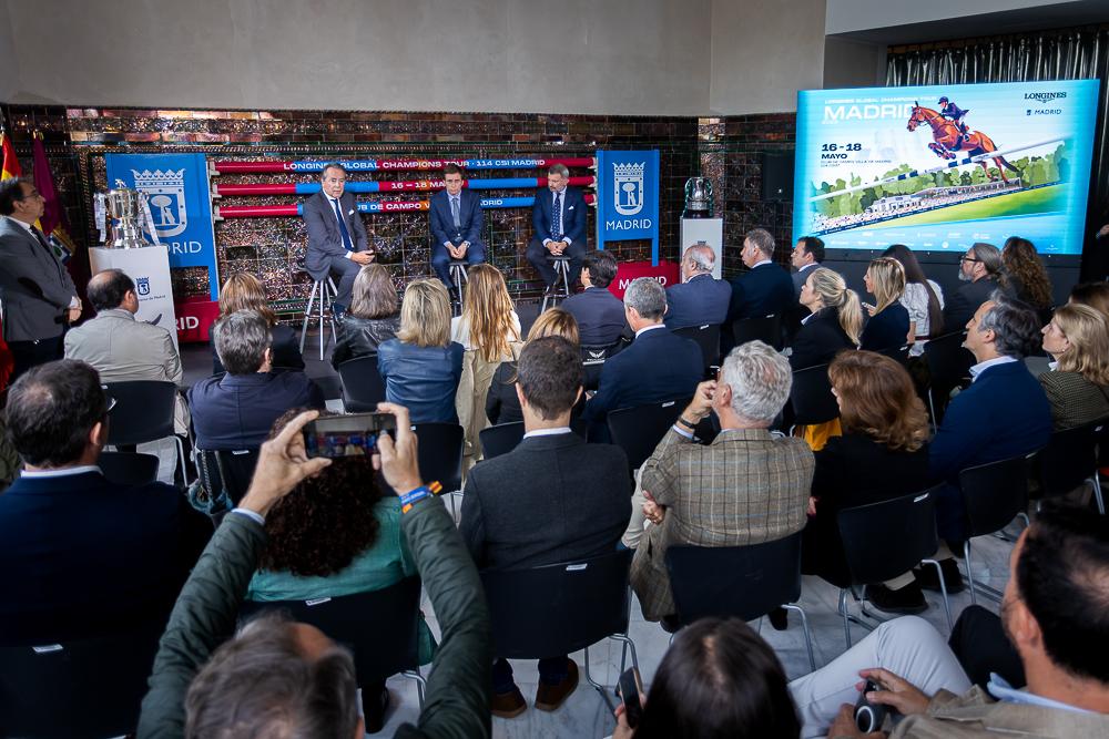 El público ha llenado el acto celebrado en el Ayuntamiento de Madrid.