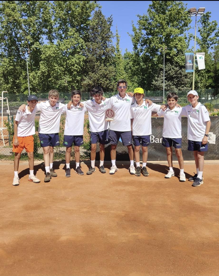 Equipo CCVM campeón de Madrid infantil masculino de 2ª categoría.