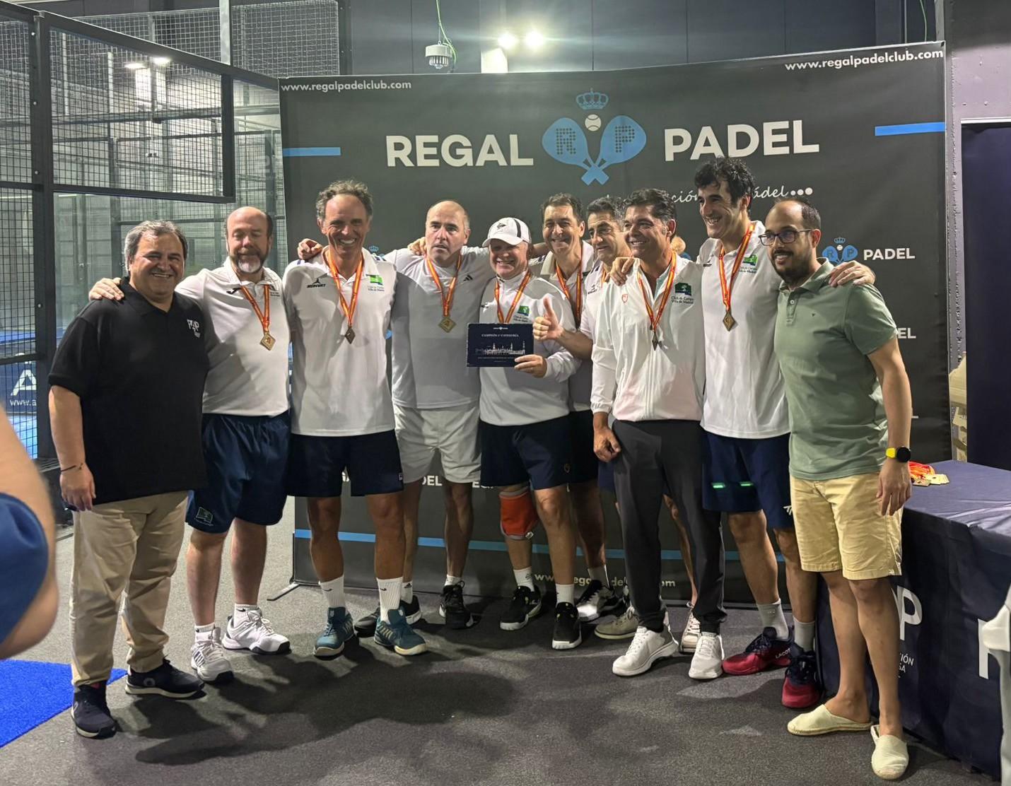 Equipo CCVM campeón de España +50 de 1ª Categoría de pádel.