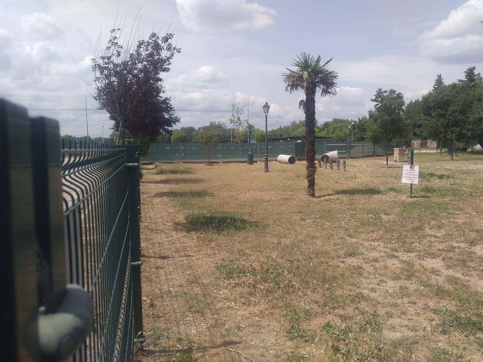 Obras en el área canina del Club de Campo Villa de Madrid.