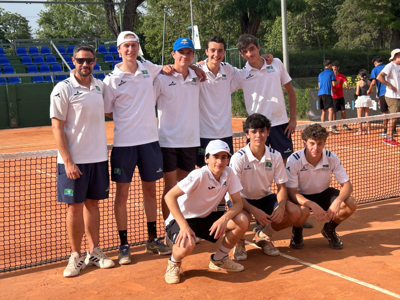 Equipo subcampeón de Madrid de 2ª categoría.