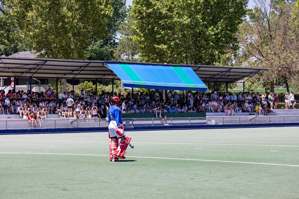 La afición de todos los equipos ha llenado la grada.