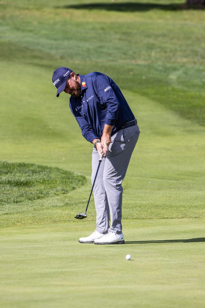 Putt del golfista irlandés Shane Lowry. Fotos: Miguel Ángel Ros / RCCVM