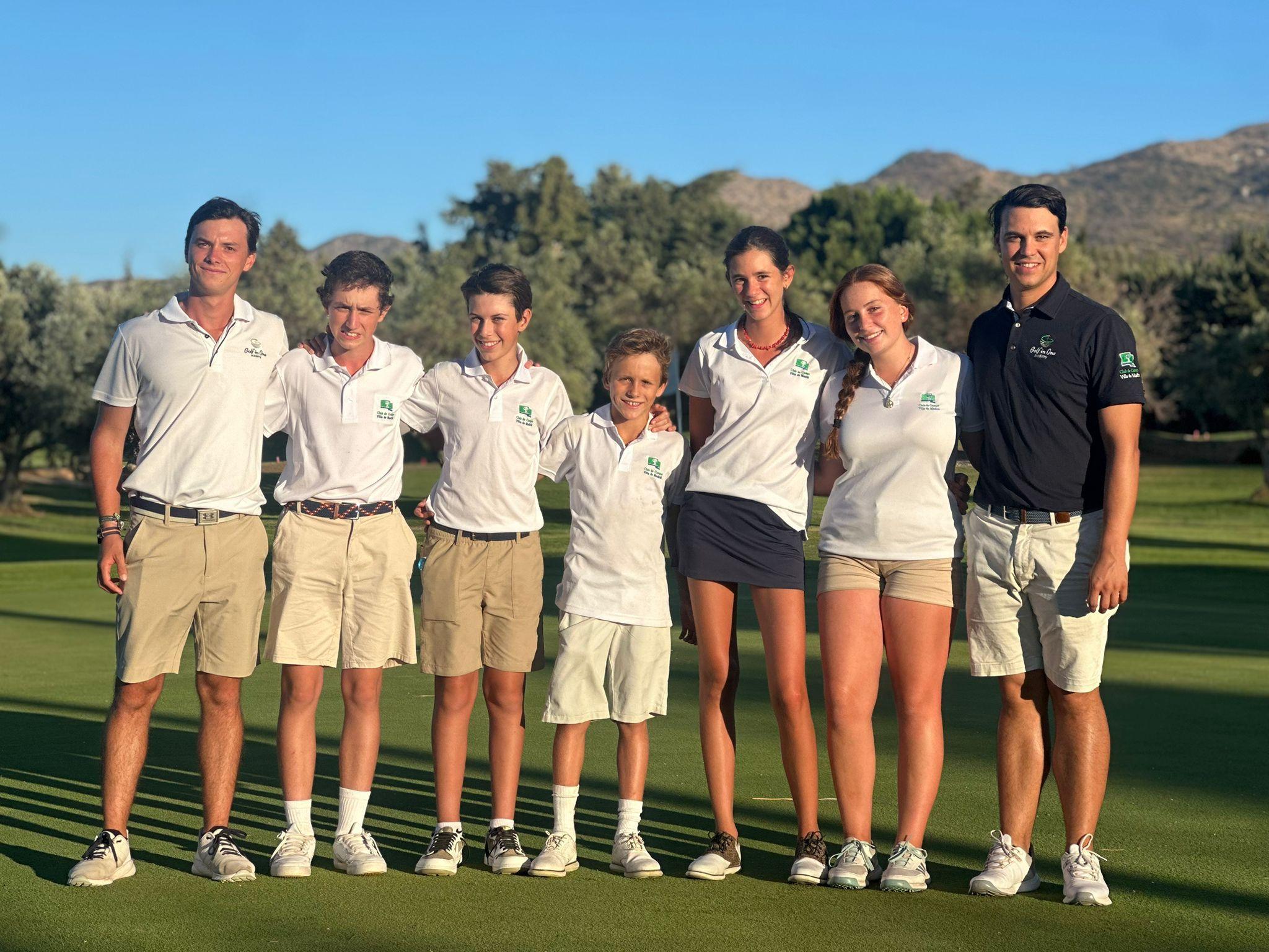 Equipo infantil de golf RCCVM. Foto: Golf In One Academy