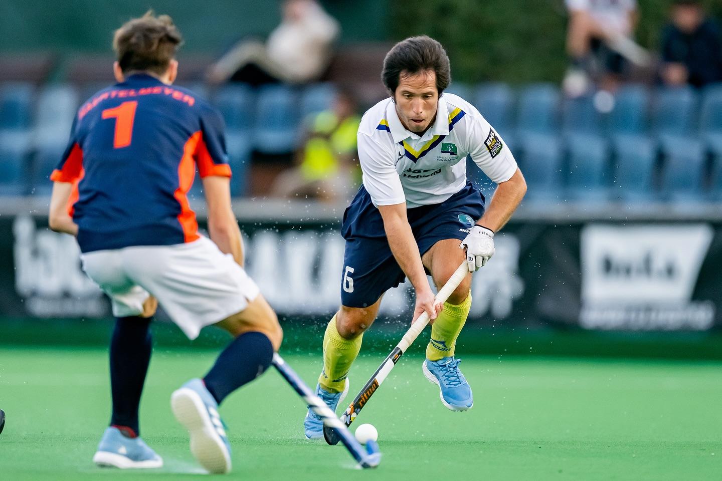 Rafa Villalonga supera a un rival francés.