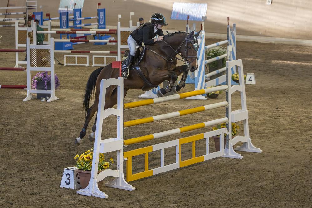 Paola Alea Caballero y Indigo Blue Biolley, campeones en Jóvenes Jinetes. Fotos: Roberto Cuezva / RCCVM