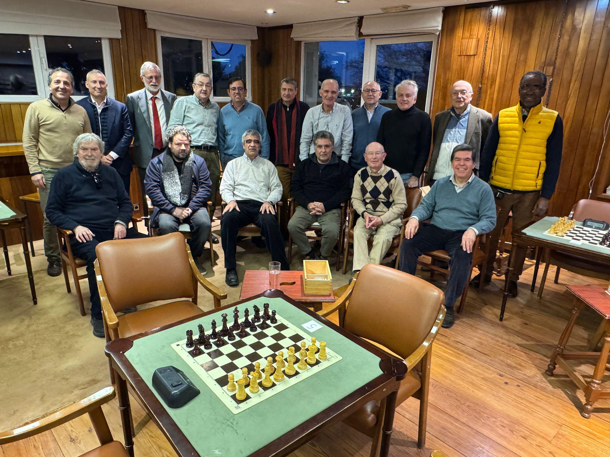 Participantes en el primer encuentro de ajedrez del año 2026.
