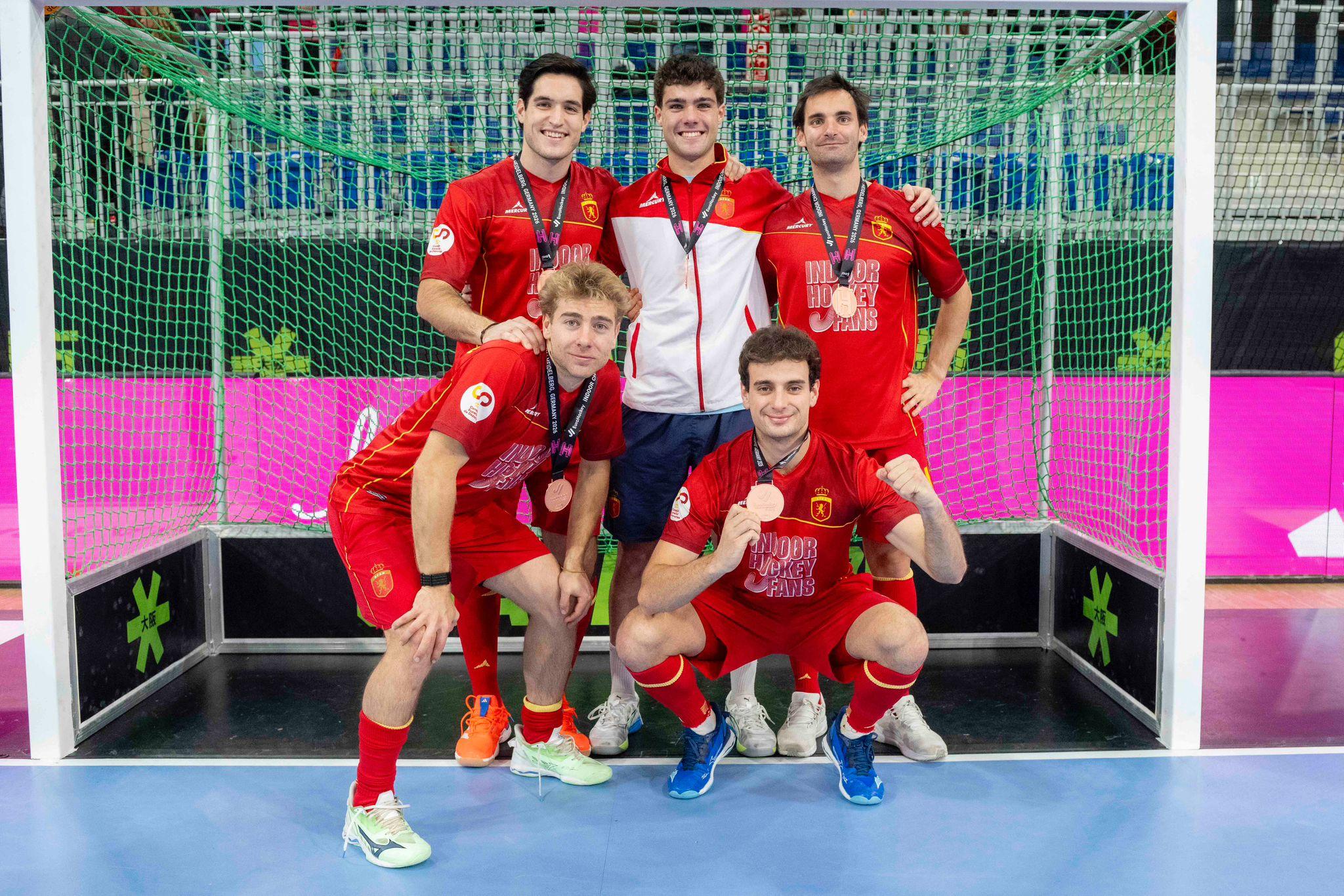 De pie: Quique Zorita, Diego Paomero e Ignacio Abajo. Agachados: César Curiel y Manuel Rodríguez.