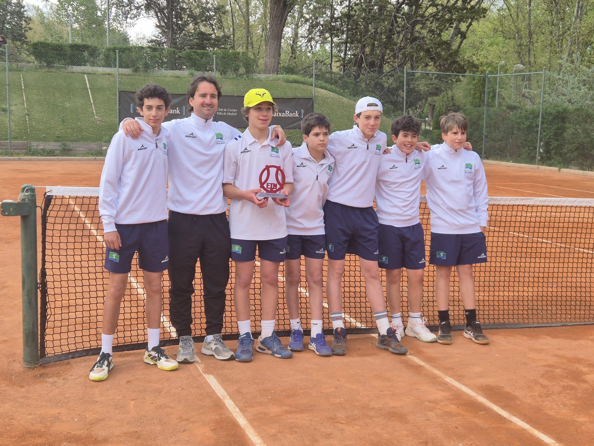 De izda. a dcha: Carlos Carrera, Alejandro Álvarez de Mon (capitán), Jaime Pérez Maura,  Javier Sanz Bover, Nicolás González Valcárcel, Luis Torres e Iván García Prieto.