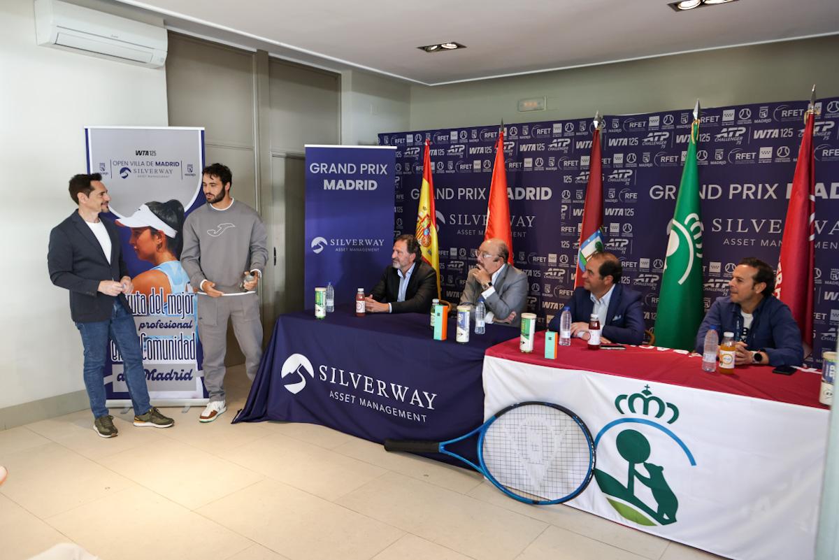 El tenista Alejandro Moro, en la rueda de prensa.