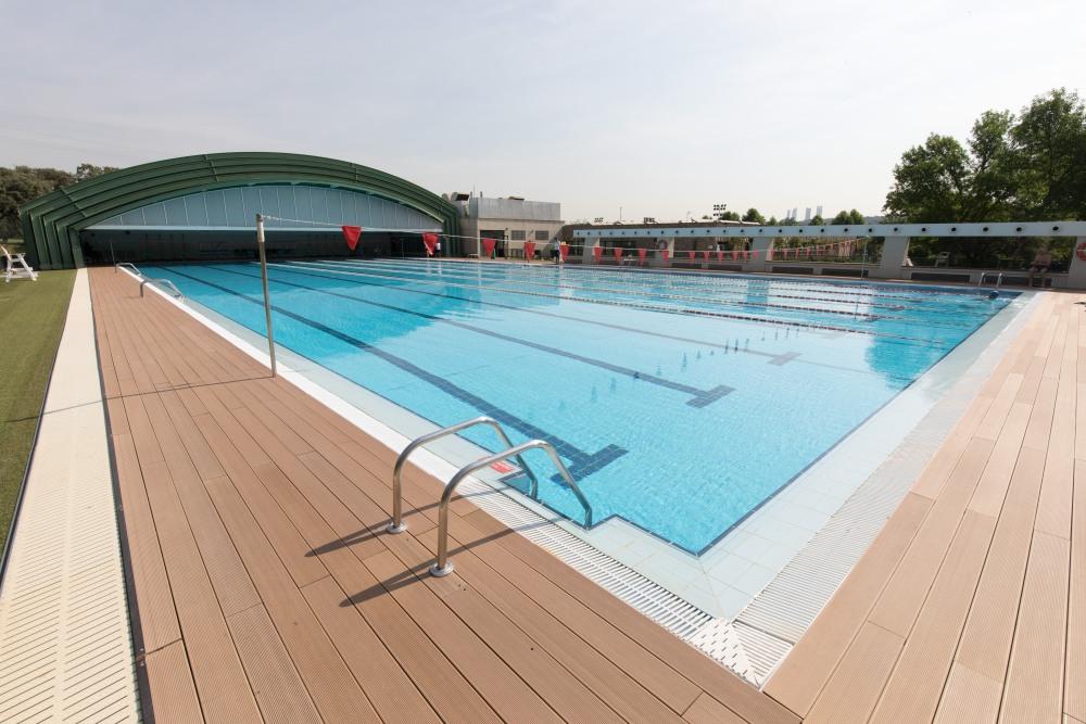 Piscina de 50 metros del Real Club de Campo Villa de Madrid. Foto: Miguel Ángel Ros / RCCVM