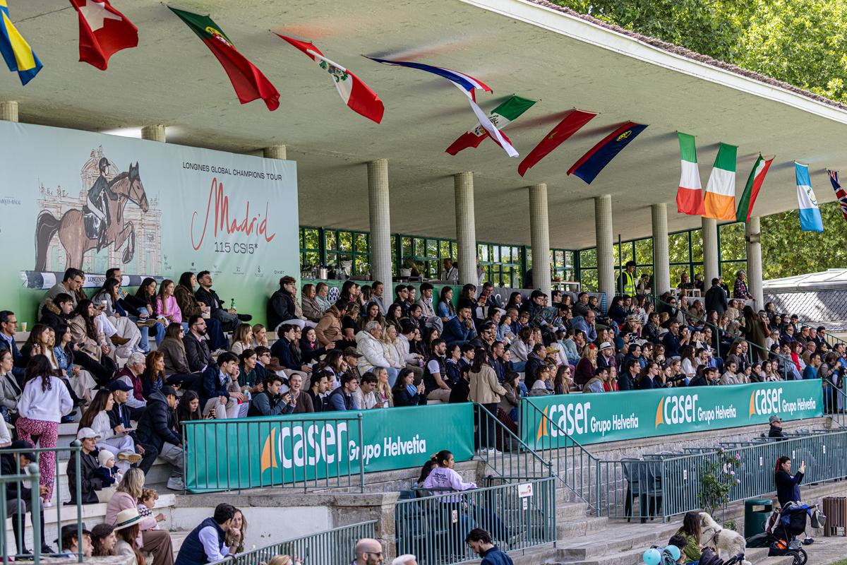 Primer día de competición y la grada de la Pista Verde ya está llena.