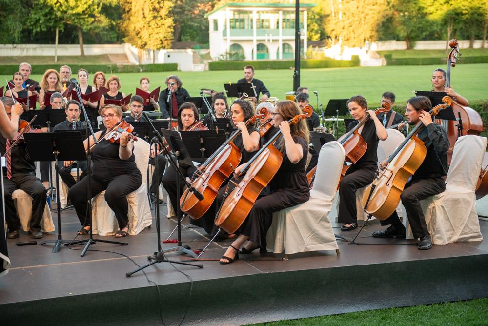 La Orquesta Metropolitana de Madrid desarrolla una composición.