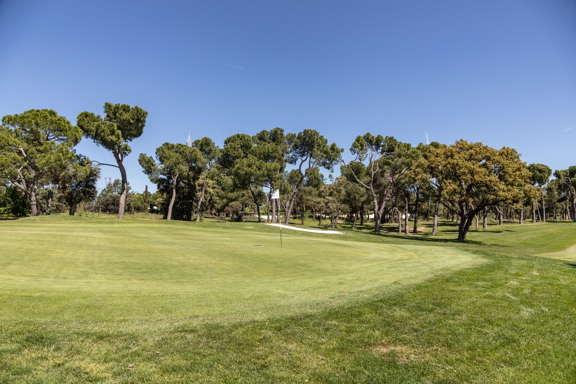 Green del hoyo 10 del Recorrido Negro de golf. Foto: Miguel Ángel Ros / RCCVM
