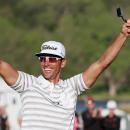 El golfista Rafael Cabrera-Bello celebra una victoria. Foto: Rfeg / José Salto