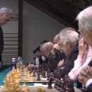 El Gran Maestro Ivanchuk, durante la exhibición de partidas simultáneas en el Club.