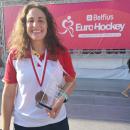 Mari Ruiz, con la medalla de bronce y el trofeo a Mejor Portera del Europeo